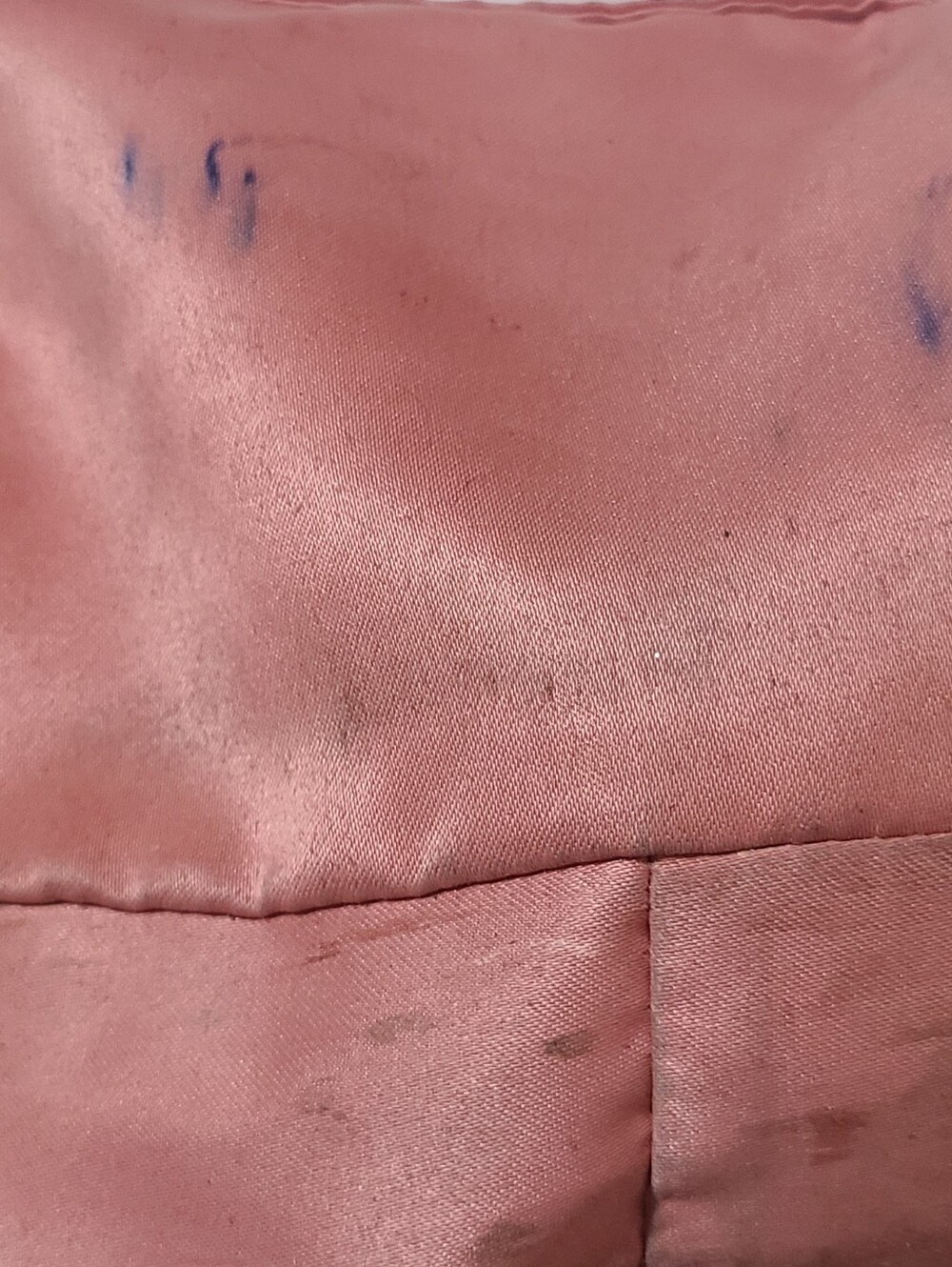 Coach bag in pink pearl color, In Previouly Owned Condition. - Picture 9 of 10
